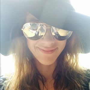 Meet your Posher, Rebecca